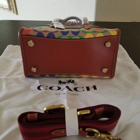 New Coach Rainbow Crossbody - Picture 5 of 7
